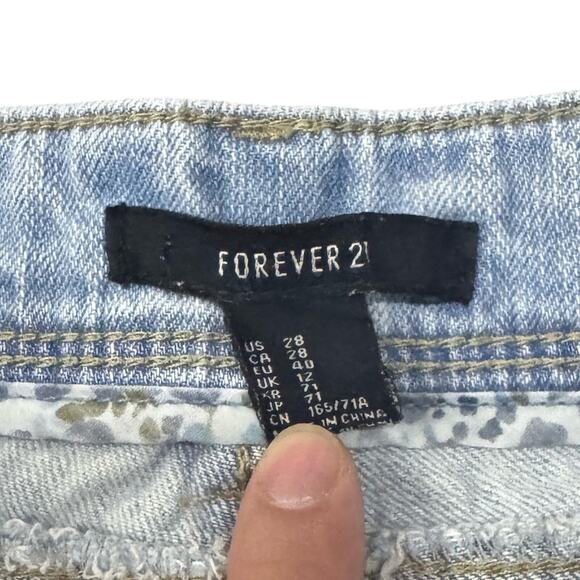 Forever 21 Distressed Light Wash Denim Shorts Womens 28 Jean Cutoffs Y2K Summer - Picture 3 of 5